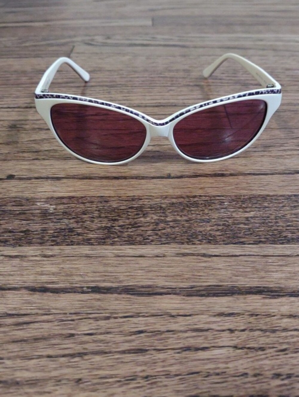 Ann Taylor Womens Cat Eye Sunglasses White Leopard Print Trim AT505 C03